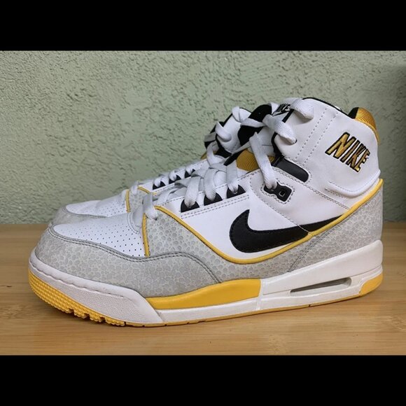 Size 10.5 - Nike Air Assault High White - 315064-101 - Picture 4 of 9